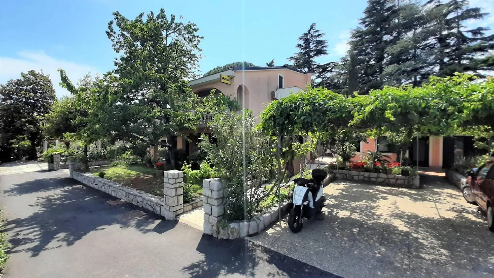 Guest house Family Apartments Cherry Krk Town Croatia